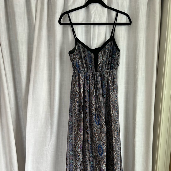 Doe & Rae Dresses & Skirts - Doe & Rae Maxi Dreas